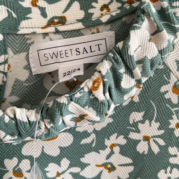 Green Floral Feminine Flowy Raglan Sleeve Ruffle Neck Summer Dress - Picture 3 of 11